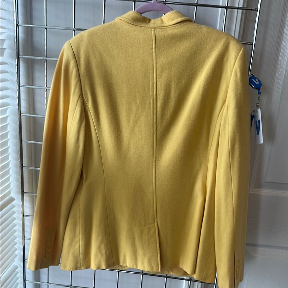Vibrant Yellow Tailored Blazer with Notched Lapel - Picture 3 of 3